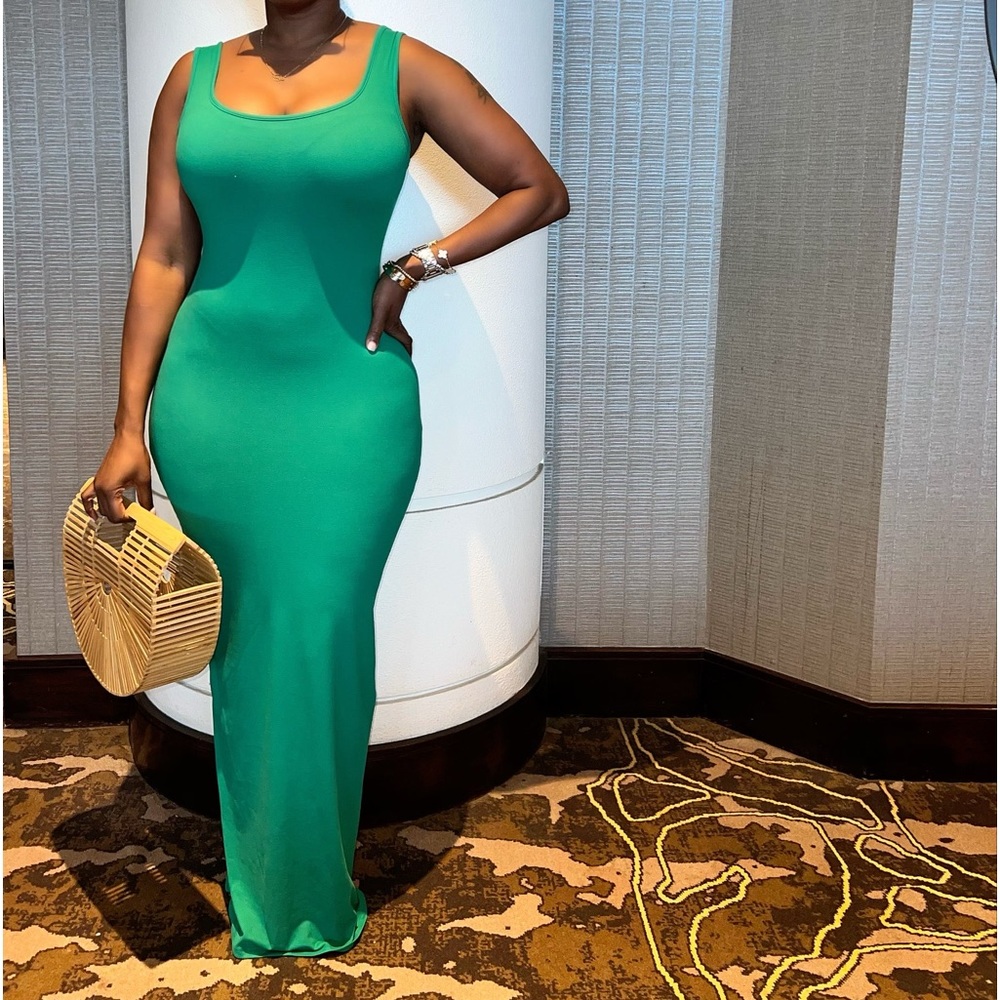 Maxi Dresses - Picture 5 of 5